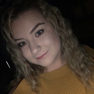 Meet your Posher, Rebecca